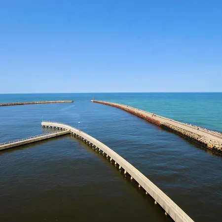 Marina Z Widokiem Na Morze 4*