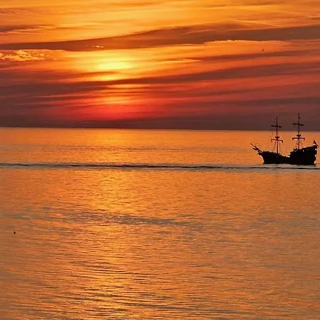 Marina Z Widokiem Na Morze Апарт-отель 4*