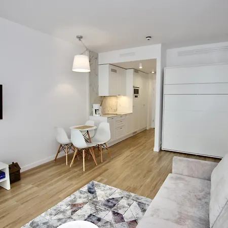 Apart-hotel Marina Z Widokiem Na Morze 4*