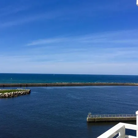 Aparthotel Marina Z Widokiem Na Morze Darlowko