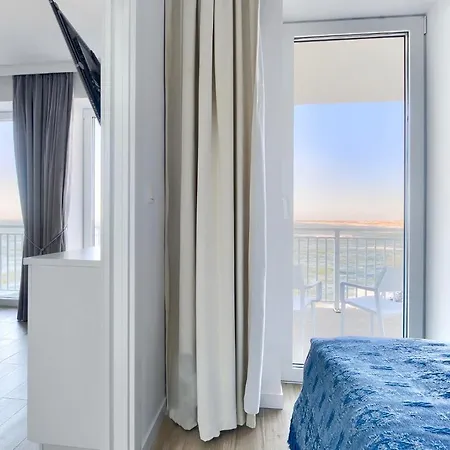 Marina Z Widokiem Na Morze