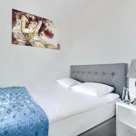 Marina Z Widokiem Na Morze 4*