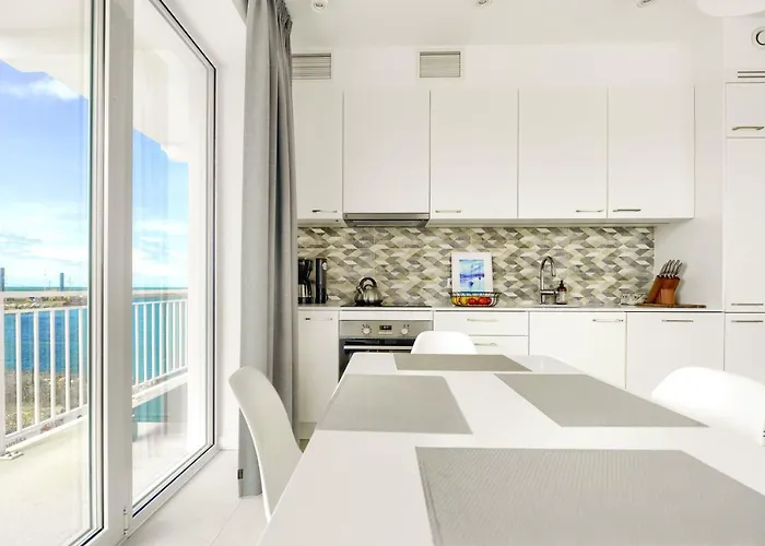 Marina Z Widokiem Na Morze