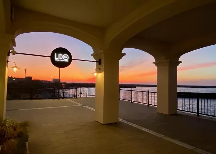 Marina Z Widokiem Na Morze Darlowko