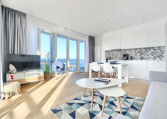 Marina Z Widokiem Na Morze Darlowko