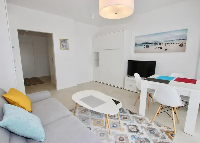 Marina Z Widokiem Na Morze Apart-hotel Darlowko